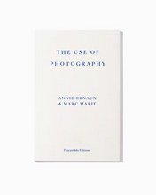 โหลดรูปภาพลงในเครื่องมือใช้ดูของ Gallery The Use of Photography
 ร้านหนังสือและสิ่งของ เป็นร้านหนังสือภาษาอังกฤษหายาก และร้านกาแฟ หรือ บุ๊คคาเฟ่ ตั้งอยู่สุขุมวิท กรุงเทพ