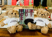 Load image into Gallery viewer, B&B Teddy Bear
 ร้านหนังสือและสิ่งของ เป็นร้านหนังสือภาษาอังกฤษหายาก และร้านกาแฟ หรือ บุ๊คคาเฟ่ ตั้งอยู่สุขุมวิท กรุงเทพ
