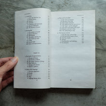 โหลดรูปภาพลงในเครื่องมือใช้ดูของ Gallery The Order of Things
ร้านหนังสือและสิ่งของ เป็นร้านหนังสือภาษาอังกฤษหายาก และร้านกาแฟ หรือ บุ๊คคาเฟ่ ตั้งอยู่สุขุมวิท กรุงเทพ