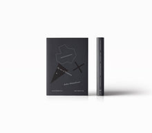 โหลดรูปภาพลงในเครื่องมือใช้ดูของ Gallery The Art of Pessimism: ศิลปะแห่งการมองโลกแง่ร้าย
ร้านหนังสือและสิ่งของ เป็นร้านหนังสือภาษาอังกฤษหายาก และร้านกาแฟ หรือ บุ๊คคาเฟ่ ตั้งอยู่สุขุมวิท กรุงเทพ