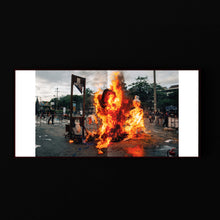 โหลดรูปภาพลงในเครื่องมือใช้ดูของ Gallery No God No King Only Human
 ร้านหนังสือและสิ่งของ เป็นร้านหนังสือภาษาอังกฤษหายาก และร้านกาแฟ หรือ บุ๊คคาเฟ่ ตั้งอยู่สุขุมวิท กรุงเทพ