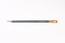 โหลดรูปภาพลงในเครื่องมือใช้ดูของ Gallery BLACKWING 602 (SET OF 12)
 ร้านหนังสือและสิ่งของ เป็นร้านหนังสือภาษาอังกฤษหายาก และร้านกาแฟ หรือ บุ๊คคาเฟ่ ตั้งอยู่สุขุมวิท กรุงเทพ