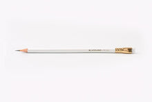 โหลดรูปภาพลงในเครื่องมือใช้ดูของ Gallery BLACKWING PEARL (SET OF 12)
 ร้านหนังสือและสิ่งของ เป็นร้านหนังสือภาษาอังกฤษหายาก และร้านกาแฟ หรือ บุ๊คคาเฟ่ ตั้งอยู่สุขุมวิท กรุงเทพ