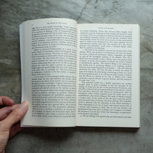 Load image into Gallery viewer, The Birth of the Clinic | Michel Foucault
 ร้านหนังสือและสิ่งของ เป็นร้านหนังสือภาษาอังกฤษหายาก และร้านกาแฟ หรือ บุ๊คคาเฟ่ ตั้งอยู่สุขุมวิท กรุงเทพ