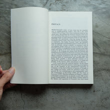 Load image into Gallery viewer, Power/Knowledge | Michel Foucault
 ร้านหนังสือและสิ่งของ เป็นร้านหนังสือภาษาอังกฤษหายาก และร้านกาแฟ หรือ บุ๊คคาเฟ่ ตั้งอยู่สุขุมวิท กรุงเทพ