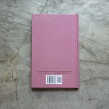 Load image into Gallery viewer, Essay in The Metaphysics | Martin Heidegger
 ร้านหนังสือและสิ่งของ เป็นร้านหนังสือภาษาอังกฤษหายาก และร้านกาแฟ หรือ บุ๊คคาเฟ่ ตั้งอยู่สุขุมวิท กรุงเทพ