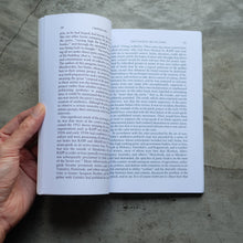 โหลดรูปภาพลงในเครื่องมือใช้ดูของ Gallery The Total Art of Stalinism | Boris Groys
 ร้านหนังสือและสิ่งของ เป็นร้านหนังสือภาษาอังกฤษหายาก และร้านกาแฟ หรือ บุ๊คคาเฟ่ ตั้งอยู่สุขุมวิท กรุงเทพ