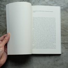 Load image into Gallery viewer, Art Power
 ร้านหนังสือและสิ่งของ เป็นร้านหนังสือภาษาอังกฤษหายาก และร้านกาแฟ หรือ บุ๊คคาเฟ่ ตั้งอยู่สุขุมวิท กรุงเทพ