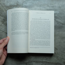 Load image into Gallery viewer, The Interpretation of Dreams: The Complete and Definitive Text | Sigmund Freud
 ร้านหนังสือและสิ่งของ เป็นร้านหนังสือภาษาอังกฤษหายาก และร้านกาแฟ หรือ บุ๊คคาเฟ่ ตั้งอยู่สุขุมวิท กรุงเทพ