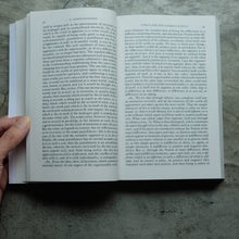 Load image into Gallery viewer, Phenomenology of Spirit | G.W.F. Hegel
ร้านหนังสือและสิ่งของ เป็นร้านหนังสือภาษาอังกฤษหายาก และร้านกาแฟ หรือ บุ๊คคาเฟ่ ตั้งอยู่สุขุมวิท กรุงเทพ