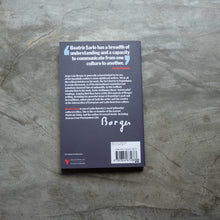 Load image into Gallery viewer, Jorge Luis Borges: A Writer on the Edge | Beatriz Sarlo
ร้านหนังสือและสิ่งของ เป็นร้านหนังสือภาษาอังกฤษหายาก และร้านกาแฟ หรือ บุ๊คคาเฟ่ ตั้งอยู่สุขุมวิท กรุงเทพ