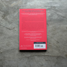 Load image into Gallery viewer, All About Love
ร้านหนังสือและสิ่งของ เป็นร้านหนังสือภาษาอังกฤษหายาก และร้านกาแฟ หรือ บุ๊คคาเฟ่ ตั้งอยู่สุขุมวิท กรุงเทพ