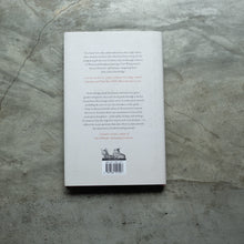 Load image into Gallery viewer, Understanding Animals | Lars Svendson
ร้านหนังสือและสิ่งของ เป็นร้านหนังสือภาษาอังกฤษหายาก และร้านกาแฟ หรือ บุ๊คคาเฟ่ ตั้งอยู่สุขุมวิท กรุงเทพ