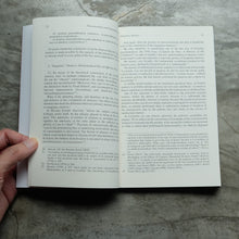 Load image into Gallery viewer, Phenomenology and Pathography of Memory | Pio Collonnelo
ร้านหนังสือและสิ่งของ เป็นร้านหนังสือภาษาอังกฤษหายาก และร้านกาแฟ หรือ บุ๊คคาเฟ่ ตั้งอยู่สุขุมวิท กรุงเทพ