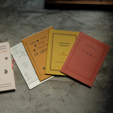 โหลดรูปภาพลงในเครื่องมือใช้ดูของ Gallery Ideas Have No Smell - Three Belgian Surrealist Booklets | Paul Nougé
ร้านหนังสือและสิ่งของ เป็นร้านหนังสือภาษาอังกฤษหายาก และร้านกาแฟ หรือ บุ๊คคาเฟ่ ตั้งอยู่สุขุมวิท กรุงเทพ