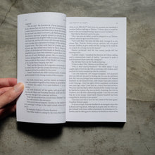 Load image into Gallery viewer, Fantômas | Pierre Souvestre
ร้านหนังสือและสิ่งของ เป็นร้านหนังสือภาษาอังกฤษหายาก และร้านกาแฟ หรือ บุ๊คคาเฟ่ ตั้งอยู่สุขุมวิท กรุงเทพ