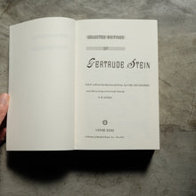 Load image into Gallery viewer, Selected Writing of Gertrude Stein | Gertrude Stein
ร้านหนังสือและสิ่งของ เป็นร้านหนังสือภาษาอังกฤษหายาก และร้านกาแฟ หรือ บุ๊คคาเฟ่ ตั้งอยู่สุขุมวิท กรุงเทพ