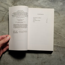 โหลดรูปภาพลงในเครื่องมือใช้ดูของ Gallery Maldoror and Poems | Comte De Lautreamont
ร้านหนังสือและสิ่งของ เป็นร้านหนังสือภาษาอังกฤษหายาก และร้านกาแฟ หรือ บุ๊คคาเฟ่ ตั้งอยู่สุขุมวิท กรุงเทพ