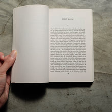 โหลดรูปภาพลงในเครื่องมือใช้ดูของ Gallery Maldoror and Poems | Comte De Lautreamont
ร้านหนังสือและสิ่งของ เป็นร้านหนังสือภาษาอังกฤษหายาก และร้านกาแฟ หรือ บุ๊คคาเฟ่ ตั้งอยู่สุขุมวิท กรุงเทพ