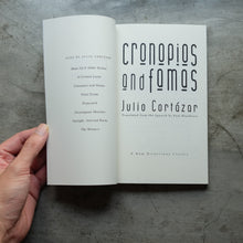 Load image into Gallery viewer, Cronopios and Famas | Julio Cortázar
 ร้านหนังสือและสิ่งของ เป็นร้านหนังสือภาษาอังกฤษหายาก และร้านกาแฟ หรือ บุ๊คคาเฟ่ ตั้งอยู่สุขุมวิท กรุงเทพ