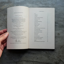 Load image into Gallery viewer, Will You Please Be Quiet, Please? | Raymond Carver
 ร้านหนังสือและสิ่งของ เป็นร้านหนังสือภาษาอังกฤษหายาก และร้านกาแฟ หรือ บุ๊คคาเฟ่ ตั้งอยู่สุขุมวิท กรุงเทพ