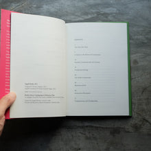 Load image into Gallery viewer, The Totalitarian Experience | Tzvetan Todorov
ร้านหนังสือและสิ่งของ เป็นร้านหนังสือภาษาอังกฤษหายาก และร้านกาแฟ หรือ บุ๊คคาเฟ่ ตั้งอยู่สุขุมวิท กรุงเทพ