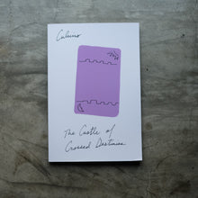 โหลดรูปภาพลงในเครื่องมือใช้ดูของ Gallery The Castle of Crossed Destinies | Italo Calvino
 ร้านหนังสือและสิ่งของ เป็นร้านหนังสือภาษาอังกฤษหายาก และร้านกาแฟ หรือ บุ๊คคาเฟ่ ตั้งอยู่สุขุมวิท กรุงเทพ