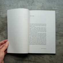 โหลดรูปภาพลงในเครื่องมือใช้ดูของ Gallery The Castle of Crossed Destinies | Italo Calvino
 ร้านหนังสือและสิ่งของ เป็นร้านหนังสือภาษาอังกฤษหายาก และร้านกาแฟ หรือ บุ๊คคาเฟ่ ตั้งอยู่สุขุมวิท กรุงเทพ