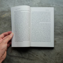 โหลดรูปภาพลงในเครื่องมือใช้ดูของ Gallery The Baron in the Trees | Italo Calvino
 ร้านหนังสือและสิ่งของ เป็นร้านหนังสือภาษาอังกฤษหายาก และร้านกาแฟ หรือ บุ๊คคาเฟ่ ตั้งอยู่สุขุมวิท กรุงเทพ