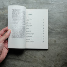 Load image into Gallery viewer, Julia and the Bazooka | Anna Kavan
 ร้านหนังสือและสิ่งของ เป็นร้านหนังสือภาษาอังกฤษหายาก และร้านกาแฟ หรือ บุ๊คคาเฟ่ ตั้งอยู่สุขุมวิท กรุงเทพ