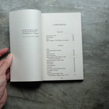 Load image into Gallery viewer, Fires | Raymond Carver
 ร้านหนังสือและสิ่งของ เป็นร้านหนังสือภาษาอังกฤษหายาก และร้านกาแฟ หรือ บุ๊คคาเฟ่ ตั้งอยู่สุขุมวิท กรุงเทพ