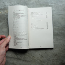 Load image into Gallery viewer, Fires | Raymond Carver
 ร้านหนังสือและสิ่งของ เป็นร้านหนังสือภาษาอังกฤษหายาก และร้านกาแฟ หรือ บุ๊คคาเฟ่ ตั้งอยู่สุขุมวิท กรุงเทพ