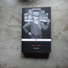 โหลดรูปภาพลงในเครื่องมือใช้ดูของ Gallery Grundrisse : Foundations of the Critique of Political Economy | Karl Marx
ร้านหนังสือและสิ่งของ เป็นร้านหนังสือภาษาอังกฤษหายาก และร้านกาแฟ หรือ บุ๊คคาเฟ่ ตั้งอยู่สุขุมวิท กรุงเทพ