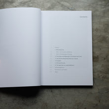 โหลดรูปภาพลงในเครื่องมือใช้ดูของ Gallery Essays on Adolf Loos
ร้านหนังสือและสิ่งของ เป็นร้านหนังสือภาษาอังกฤษหายาก และร้านกาแฟ หรือ บุ๊คคาเฟ่ ตั้งอยู่สุขุมวิท กรุงเทพ