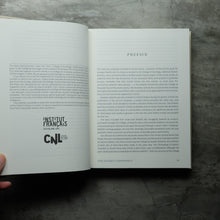 Load image into Gallery viewer, The Sacred Conspiracy
ร้านหนังสือและสิ่งของ เป็นร้านหนังสือภาษาอังกฤษหายาก และร้านกาแฟ หรือ บุ๊คคาเฟ่ ตั้งอยู่สุขุมวิท กรุงเทพ