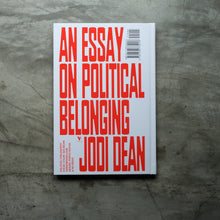 Load image into Gallery viewer, Comrade
ร้านหนังสือและสิ่งของ เป็นร้านหนังสือภาษาอังกฤษหายาก และร้านกาแฟ หรือ บุ๊คคาเฟ่ ตั้งอยู่สุขุมวิท กรุงเทพ