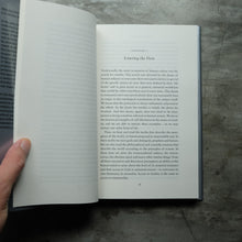 Load image into Gallery viewer, In the Flow
 ร้านหนังสือและสิ่งของ เป็นร้านหนังสือภาษาอังกฤษหายาก และร้านกาแฟ หรือ บุ๊คคาเฟ่ ตั้งอยู่สุขุมวิท กรุงเทพ