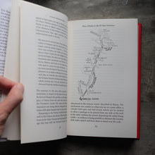 โหลดรูปภาพลงในเครื่องมือใช้ดูของ Gallery A Walk Through Paris | Hardback
ร้านหนังสือและสิ่งของ เป็นร้านหนังสือภาษาอังกฤษหายาก และร้านกาแฟ หรือ บุ๊คคาเฟ่ ตั้งอยู่สุขุมวิท กรุงเทพ