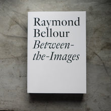 โหลดรูปภาพลงในเครื่องมือใช้ดูของ Gallery Between-the-Images
ร้านหนังสือและสิ่งของ เป็นร้านหนังสือภาษาอังกฤษหายาก และร้านกาแฟ หรือ บุ๊คคาเฟ่ ตั้งอยู่สุขุมวิท กรุงเทพ