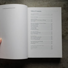 โหลดรูปภาพลงในเครื่องมือใช้ดูของ Gallery Between-the-Images
ร้านหนังสือและสิ่งของ เป็นร้านหนังสือภาษาอังกฤษหายาก และร้านกาแฟ หรือ บุ๊คคาเฟ่ ตั้งอยู่สุขุมวิท กรุงเทพ