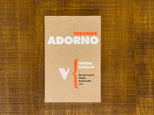 โหลดรูปภาพลงในเครื่องมือใช้ดูของ Gallery Minima Moralia: Reflections on Damaged Life (Radical Thinkers)
ร้านหนังสือและสิ่งของ เป็นร้านหนังสือภาษาอังกฤษหายาก และร้านกาแฟ หรือ บุ๊คคาเฟ่ ตั้งอยู่สุขุมวิท กรุงเทพ