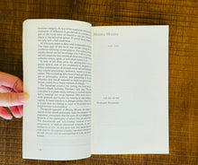 โหลดรูปภาพลงในเครื่องมือใช้ดูของ Gallery Minima Moralia: Reflections on Damaged Life (Radical Thinkers)
ร้านหนังสือและสิ่งของ เป็นร้านหนังสือภาษาอังกฤษหายาก และร้านกาแฟ หรือ บุ๊คคาเฟ่ ตั้งอยู่สุขุมวิท กรุงเทพ