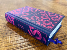 โหลดรูปภาพลงในเครื่องมือใช้ดูของ Gallery Confessions
ร้านหนังสือและสิ่งของ เป็นร้านหนังสือภาษาอังกฤษหายาก และร้านกาแฟ หรือ บุ๊คคาเฟ่ ตั้งอยู่สุขุมวิท กรุงเทพ