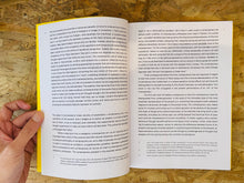 โหลดรูปภาพลงในเครื่องมือใช้ดูของ Gallery Body without Organs, Body without Image : Ernesto Neto's Anti-Leviathan (Undoing the Image 1)
ร้านหนังสือและสิ่งของ เป็นร้านหนังสือภาษาอังกฤษหายาก และร้านกาแฟ หรือ บุ๊คคาเฟ่ ตั้งอยู่สุขุมวิท กรุงเทพ