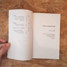 โหลดรูปภาพลงในเครื่องมือใช้ดูของ Gallery Resistance, Rebellion, and Death : Essays
ร้านหนังสือและสิ่งของ เป็นร้านหนังสือภาษาอังกฤษหายาก และร้านกาแฟ หรือ บุ๊คคาเฟ่ ตั้งอยู่สุขุมวิท กรุงเทพ