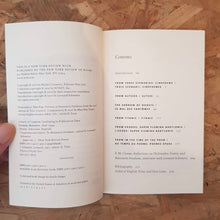 โหลดรูปภาพลงในเครื่องมือใช้ดูของ Gallery Cinepoems And Others
ร้านหนังสือและสิ่งของ เป็นร้านหนังสือภาษาอังกฤษหายาก และร้านกาแฟ หรือ บุ๊คคาเฟ่ ตั้งอยู่สุขุมวิท กรุงเทพ