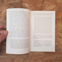 โหลดรูปภาพลงในเครื่องมือใช้ดูของ Gallery Cinepoems And Others
ร้านหนังสือและสิ่งของ เป็นร้านหนังสือภาษาอังกฤษหายาก และร้านกาแฟ หรือ บุ๊คคาเฟ่ ตั้งอยู่สุขุมวิท กรุงเทพ