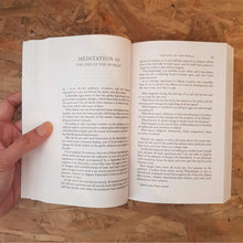 โหลดรูปภาพลงในเครื่องมือใช้ดูของ Gallery The Physiology of Taste: Or Meditations on Transcendental Gastronomy
ร้านหนังสือและสิ่งของ เป็นร้านหนังสือภาษาอังกฤษหายาก และร้านกาแฟ หรือ บุ๊คคาเฟ่ ตั้งอยู่สุขุมวิท กรุงเทพ