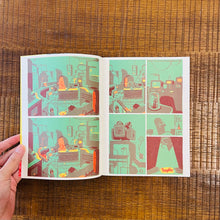 โหลดรูปภาพลงในเครื่องมือใช้ดูของ Gallery Temporama
ร้านหนังสือและสิ่งของ เป็นร้านหนังสือภาษาอังกฤษหายาก และร้านกาแฟ หรือ บุ๊คคาเฟ่ ตั้งอยู่สุขุมวิท กรุงเทพ