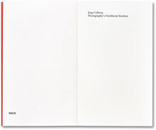 โหลดรูปภาพลงในเครื่องมือใช้ดูของ Gallery Photography's Neoliberal Realism Jörg Colberg
ร้านหนังสือและสิ่งของ เป็นร้านหนังสือภาษาอังกฤษหายาก และร้านกาแฟ หรือ บุ๊คคาเฟ่ ตั้งอยู่สุขุมวิท กรุงเทพ